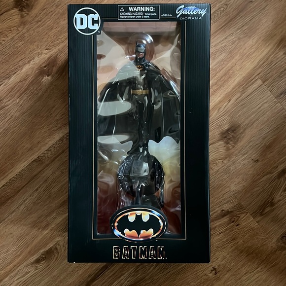 Batman Other - Batman 1989 Michael Keaton PVC Statue Figure Diamond Select DC Gallery Diorama